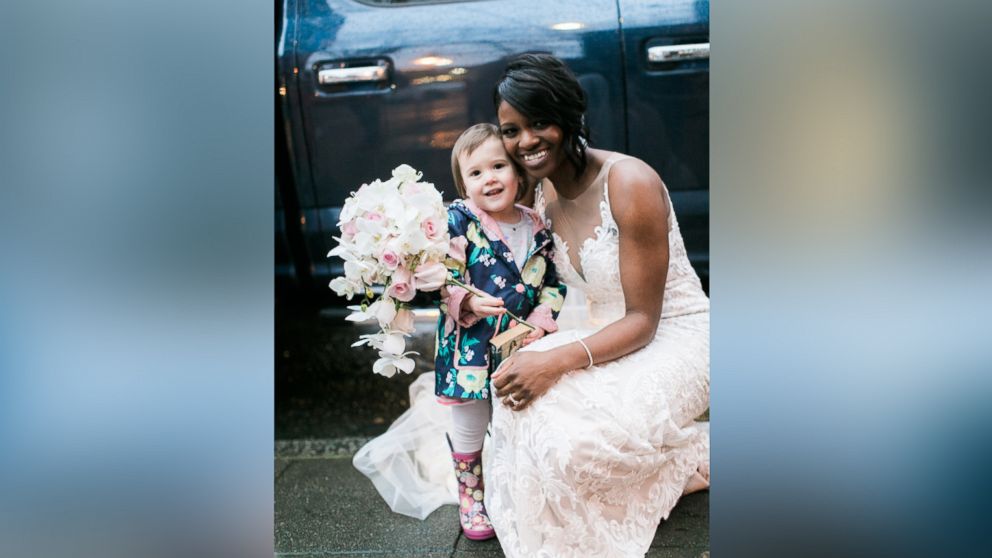 PHOTO: A little girl thought this bride, Shandace Robertson, was the real-life princess from the cover of her "favorite book."
