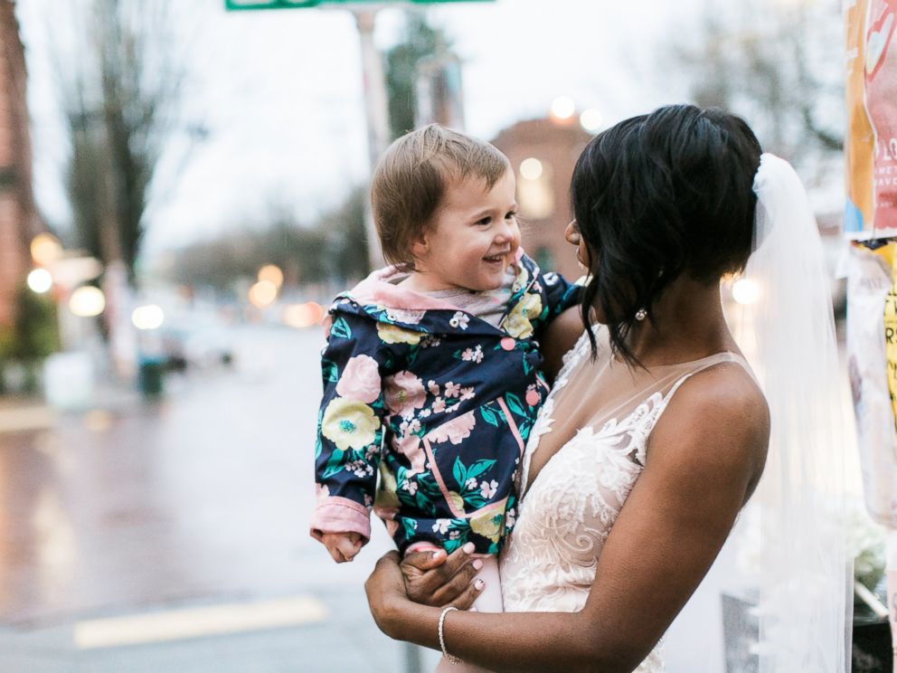PHOTO: A little girl thought this bride, Shandace Robertson, was the real-life princess from the cover of her favorite book.