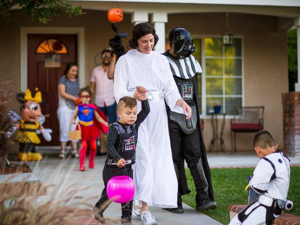 PHOTO: Carter Sarkar, 5, who suffers from Sanfilippo syndrome, had his neighborhood block celebrating his 5th birthday with an early Halloween party on May 21 in Castaic, California.