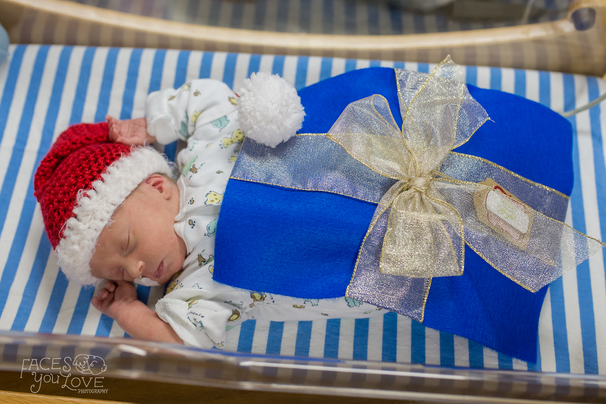 PHOTO: Santa turned the babies in the NICU at Saint Luke's Hospital of Kansas City into tiny "gifts" this holiday season.