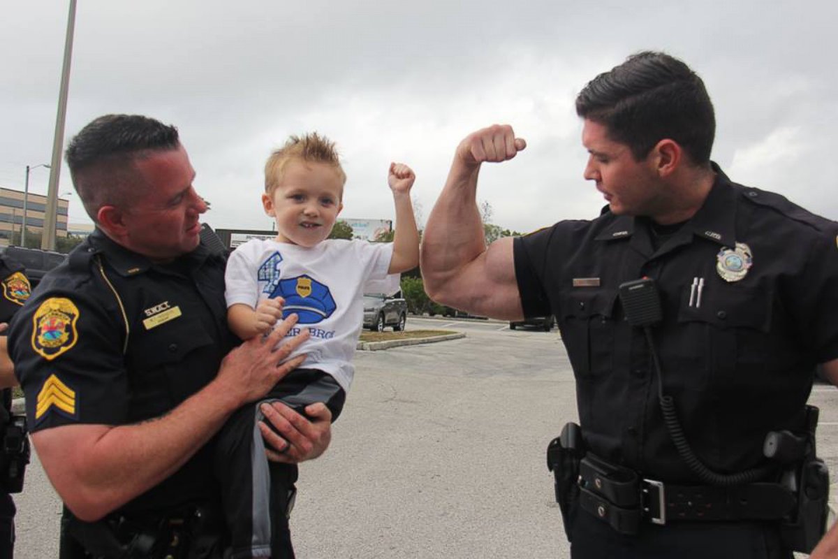 PHOTO: Brody Barnaky, 4, was surprised by four uniformed officers of the Clearwater Police Department at his Jan. 22 police-themed birthday party in Florida.