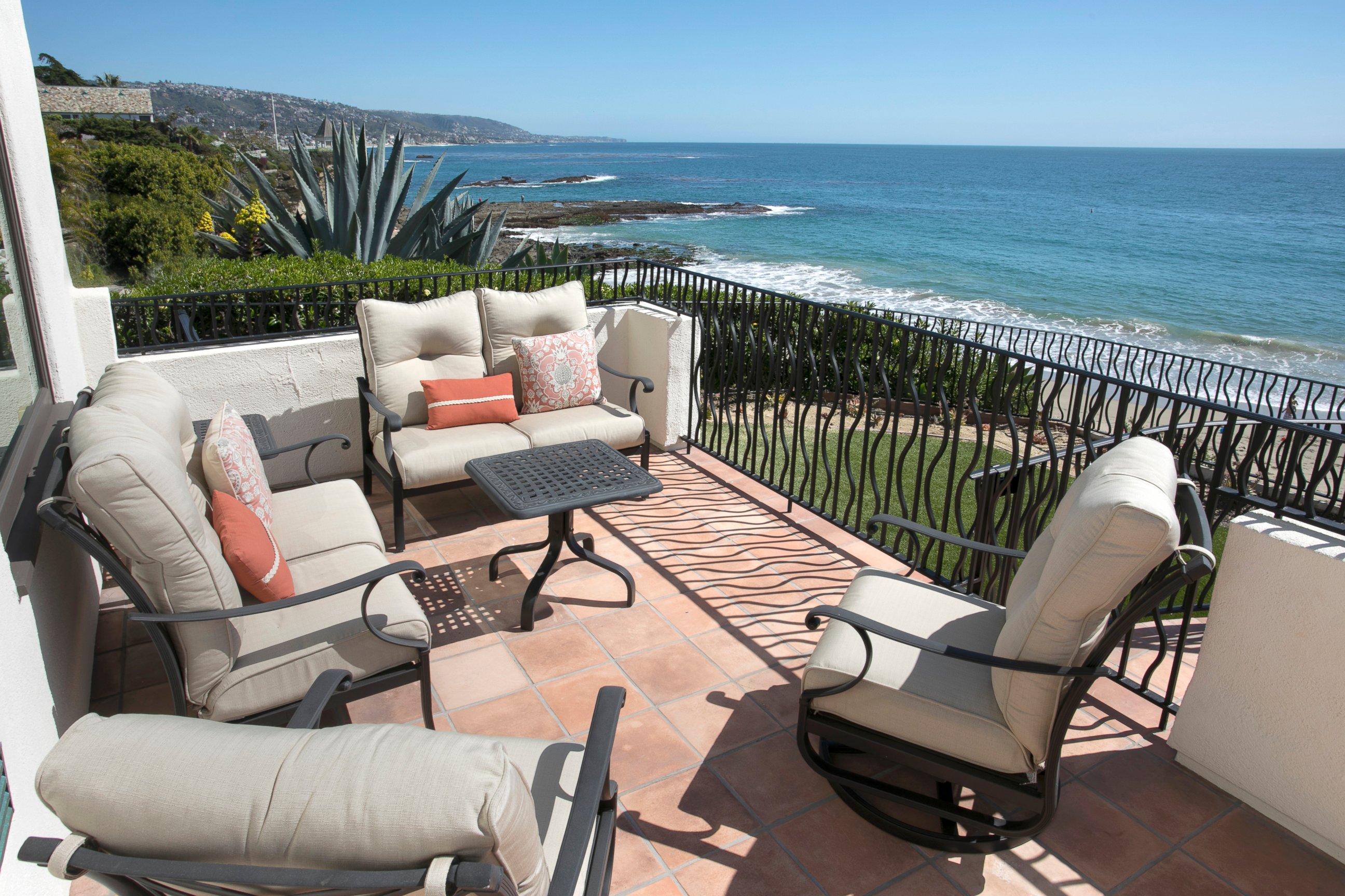 PHOTO: The Laguna Beach home previously owned by Diane Keaton has been listed for $15.9 million.