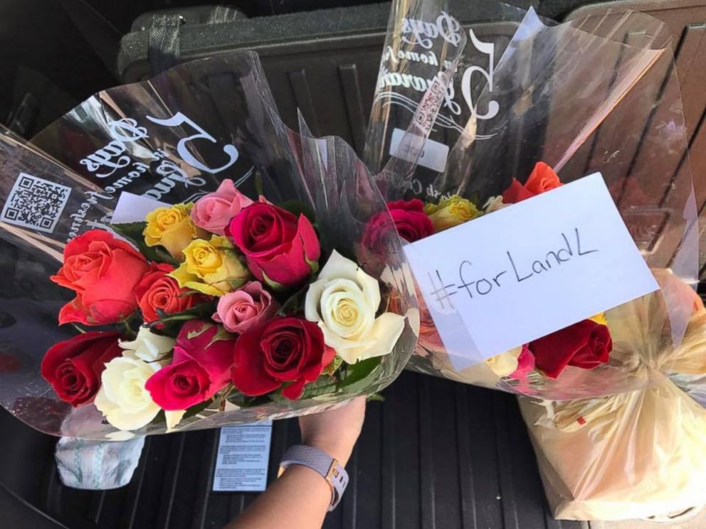 PHOTO: Lindsay Flick, a mom of six from Rhinelander, Wis., dropped off two dozen roses for the residents of her local health and rehab facility.