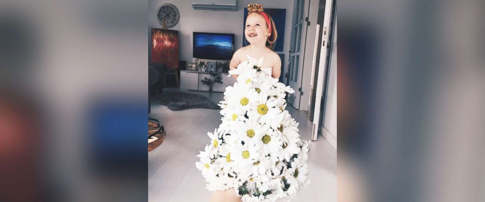 PHOTO: Turkish mom Alya Chaglar poses her 3-year-old daughter, Stefani, with food and flowers to look like gorgeous gowns.