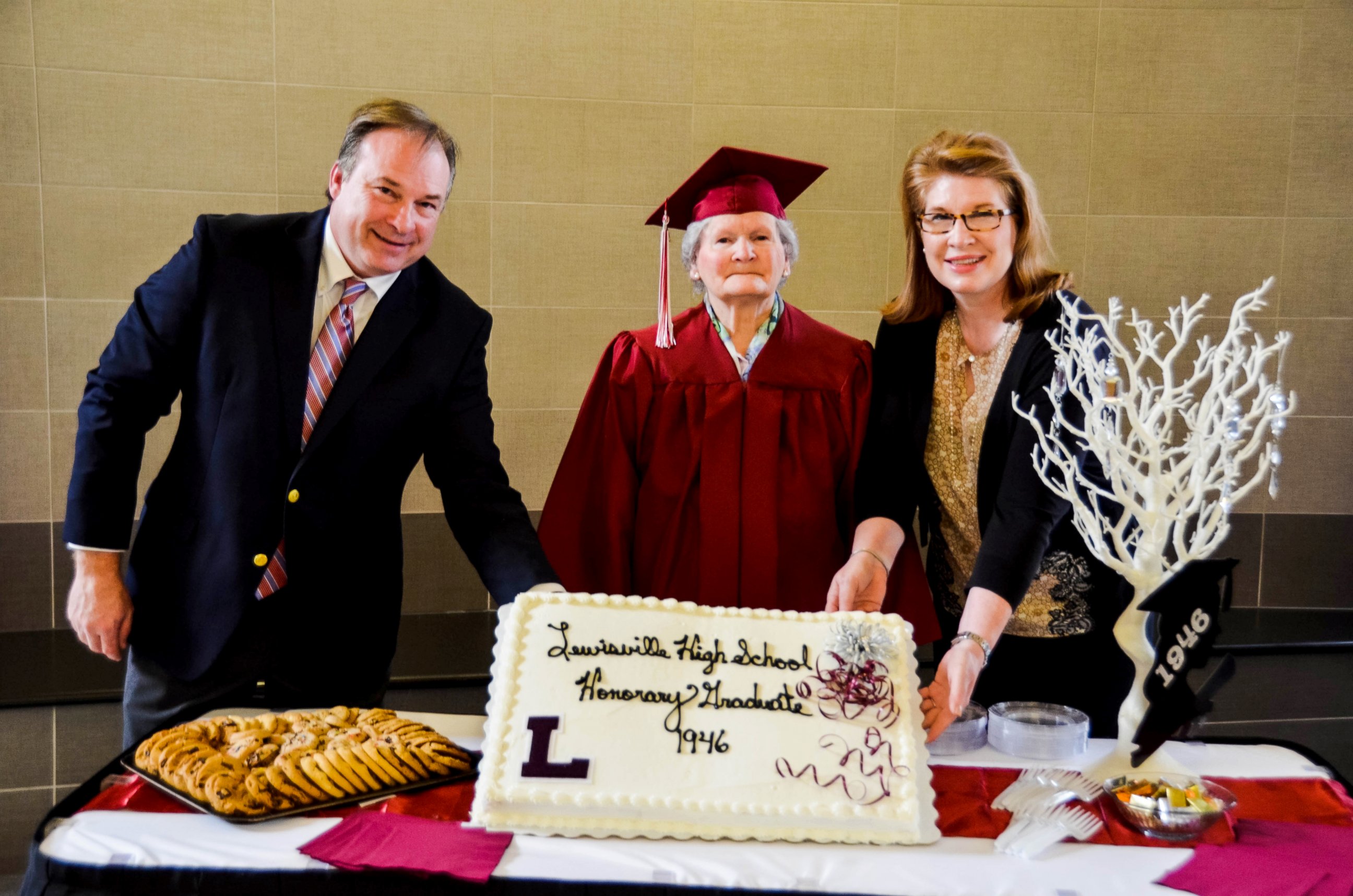 PHOTO: Frankie Sprabary, 88, received an honorary high school diploma from Lewisville High School in Lewisville, Texas, on Feb. 6, 2017. 