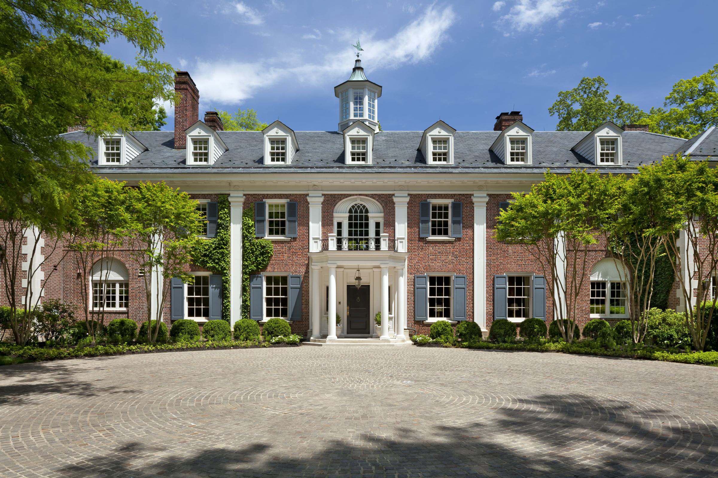 PHOTO: An outdoor look at Jacqueline Kennedy Onassis' childhood home in McLean, Virginia, on the market for $49.5 million.