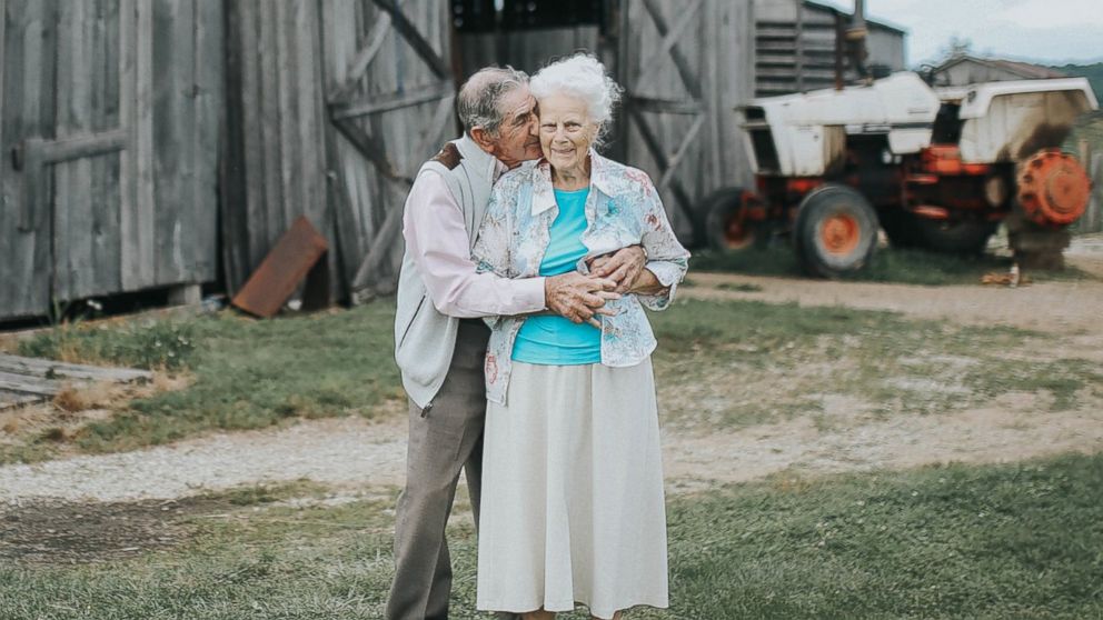 PHOTO: Ollie and Donald King's granddaughter arranged for the lovebirds to have a photo shoot on their farm in Crab Orchard, Ky.