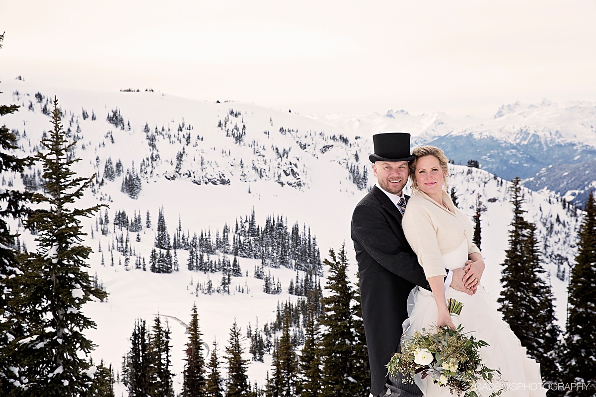 PHOTO: Andrew Leonard and Chela Davison hit the slopes after their ski-themed wedding at Whistler Blackcomb Resort in Canada.
