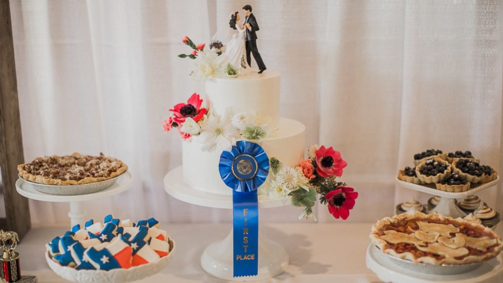 PHOTO: Evan and Melissa Tate, of Rockwall, Texas, threw an elaborate state fair-themed wedding on their family's 700-acre farm. 