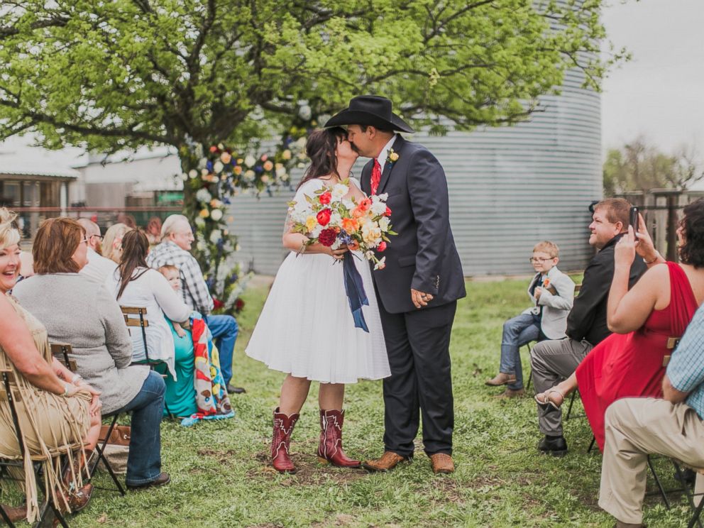 Throws An Epic State Fair Themed Wedding Complete With Ferris Photo Evan And Melissa Tate Of Rockwall Texas Threw An Elaborate State