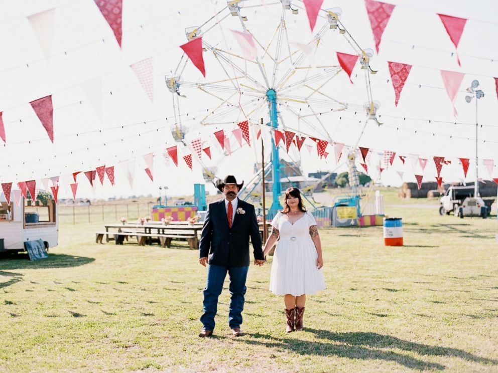 Throws An Epic State Fair Themed Wedding Complete With Ferris Photo Evan And Melissa Tate Of Rockwall Texas Threw An Elaborate State