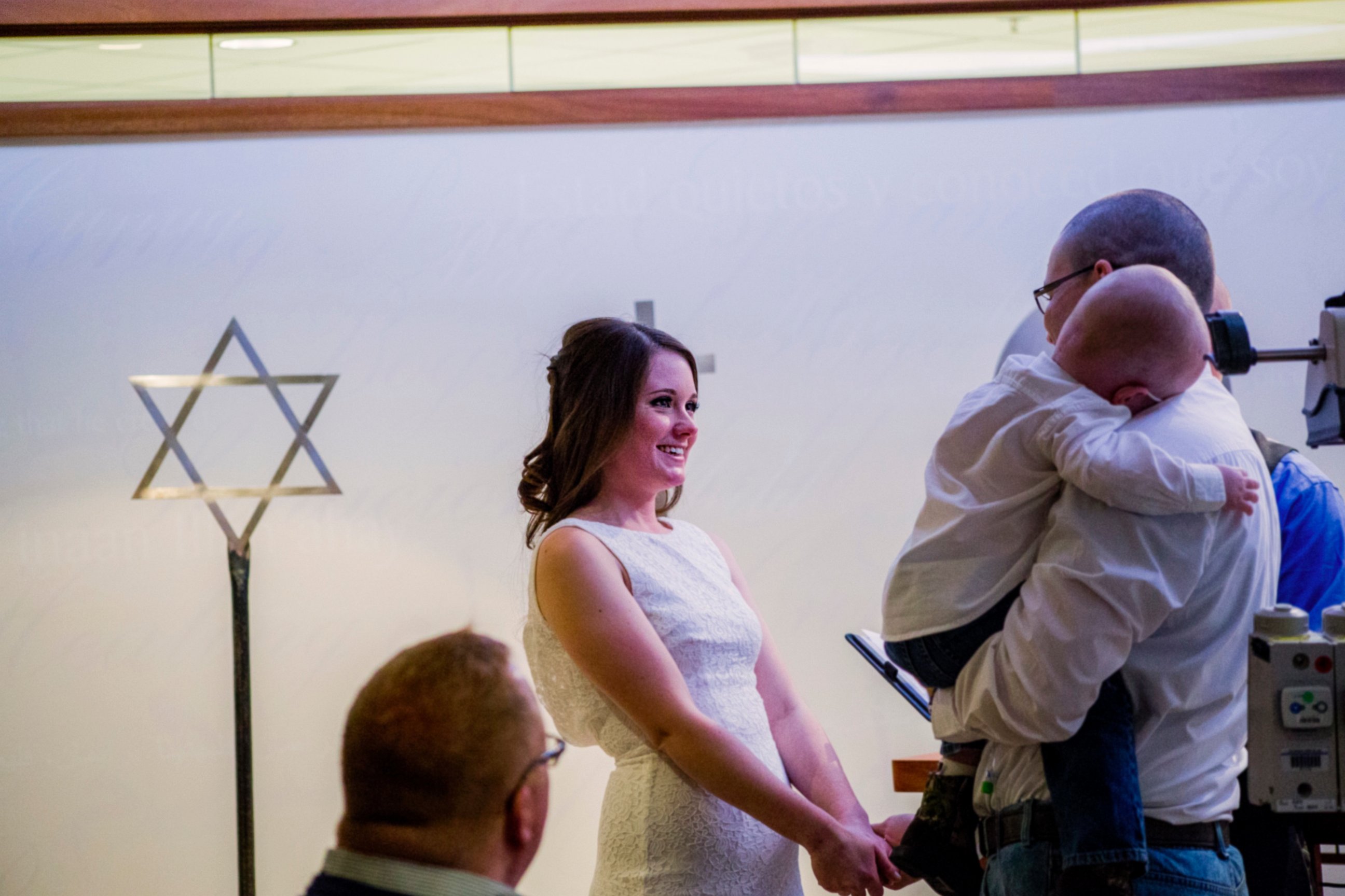 PHOTO: On Jan. 7, Celia Kinzel, 26, and Geff Kinzel, 32, wed in the chapel of Nationwide Children's Hospital in Columbus, Ohio where their son Logan, 2, is a patient. 