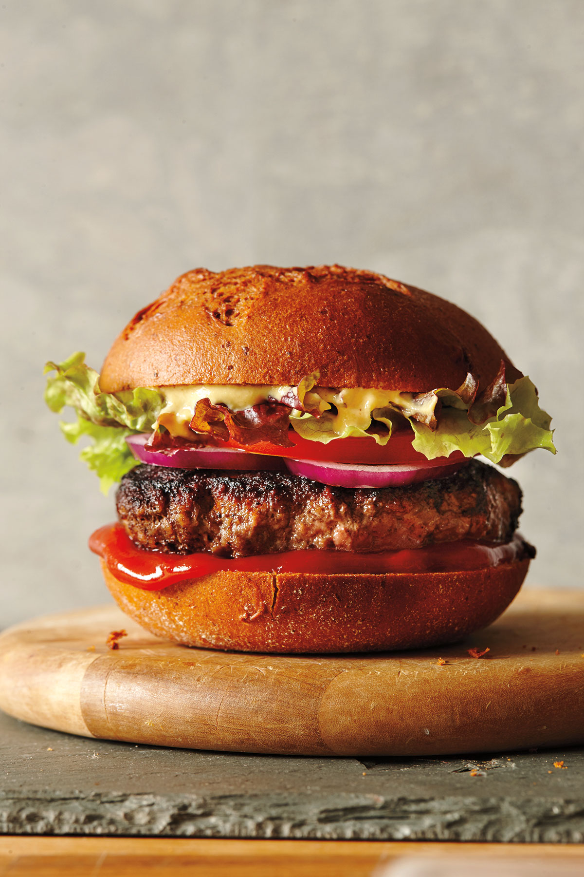 PHOTO: Classic beef burger, from David Zinczenko's "Zero Belly Cookbook," is shown.