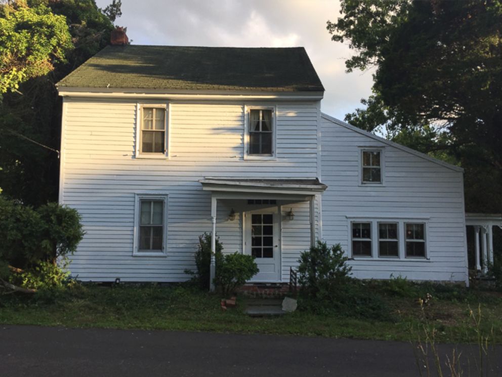 PHOTO: In an act of kindness, Krisitin Polhemus and her husband, Adam of Hamilton, New Jersey, helped renovate their neighbor Anne Glancey's home last month. 