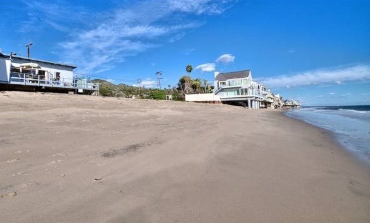 PHOTO: "Brady Bunch" star Eve Plumb recently closed a $3.9 million sale on a Malibu, California, beach house she purchased for $55,000 at the age of 11. 