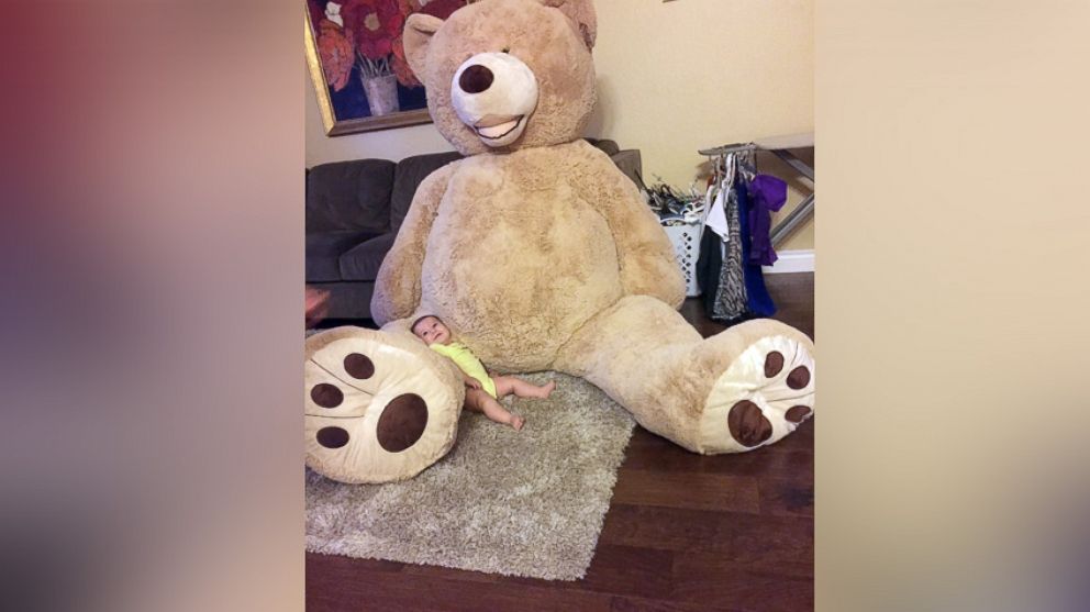 PHOTO: Grandfather buys gigantic teddy bear for his 5-month-old granddaughter, Maddie.
