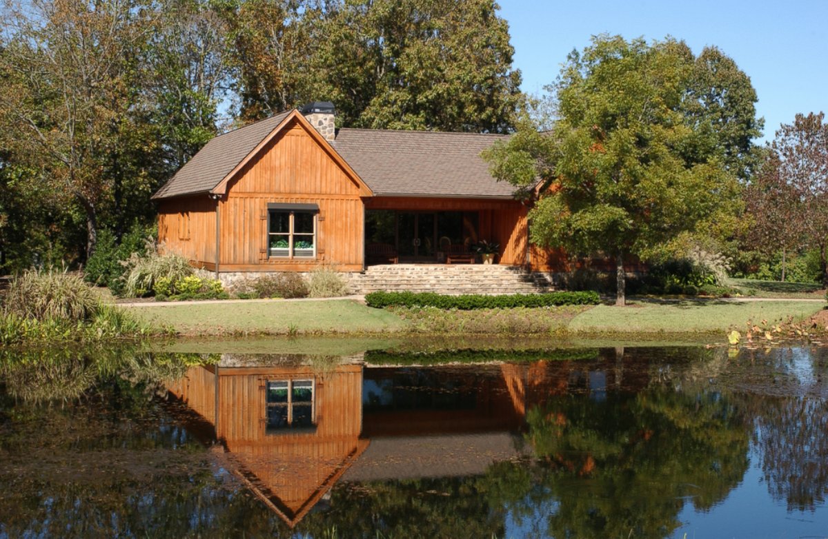 PHOTO: The cottage, or guest house, at Kenny Rogers' former farm, located outside of Athens, Ga.
