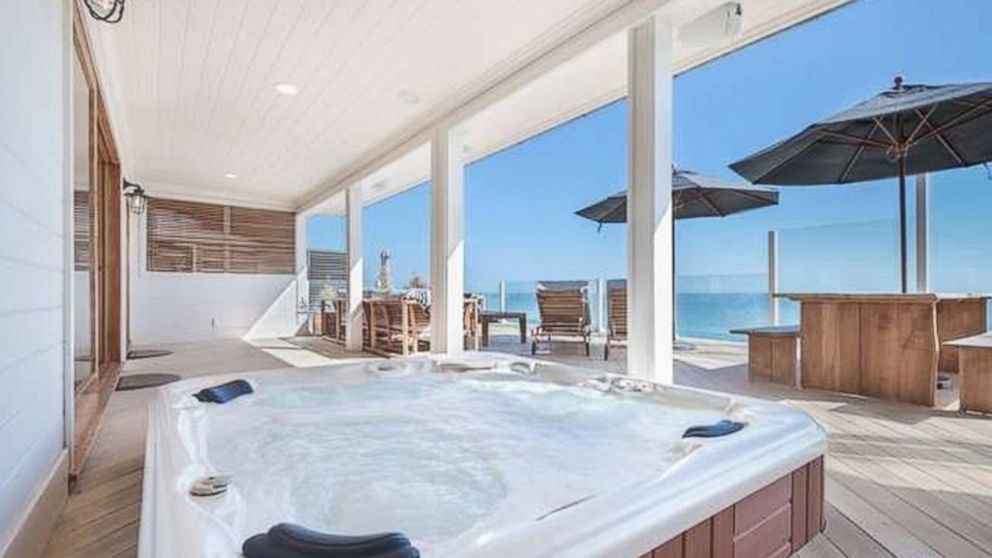 PHOTO: Leonardo DiCaprio's Malibu, California home is on the market for $10.95 million.