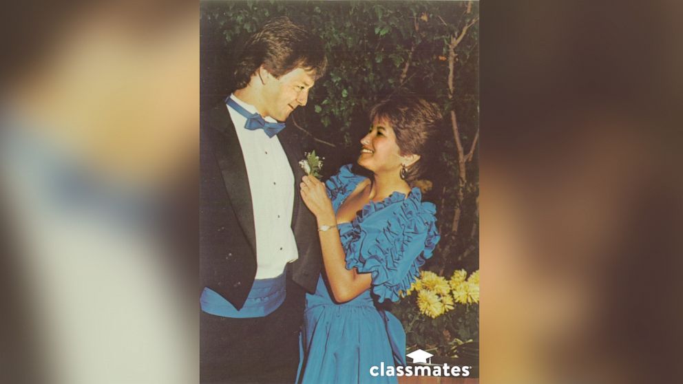 PHOTO: Prom Fashion from the 1980's.