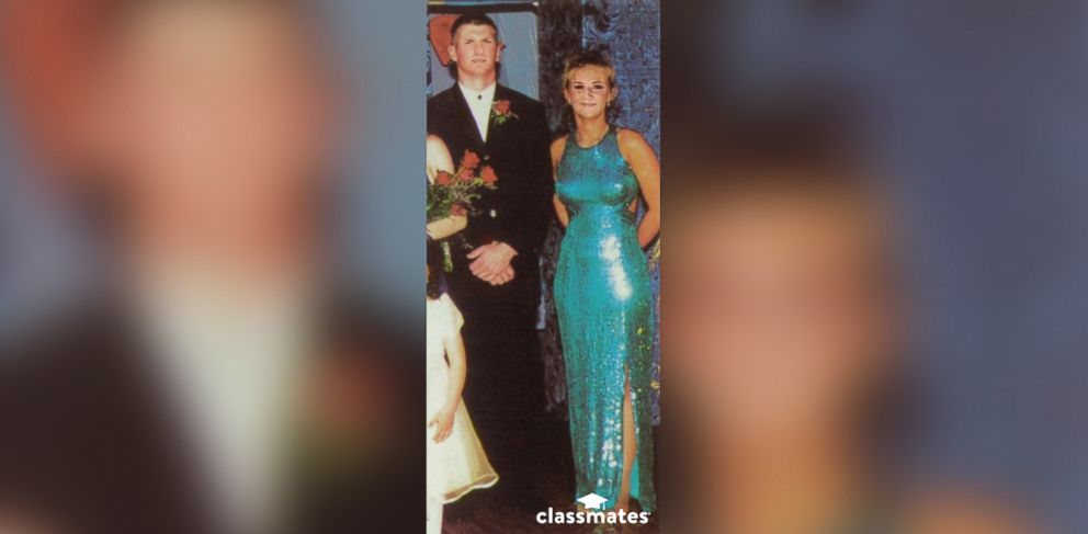 PHOTO: Prom fashion from the 1990's.