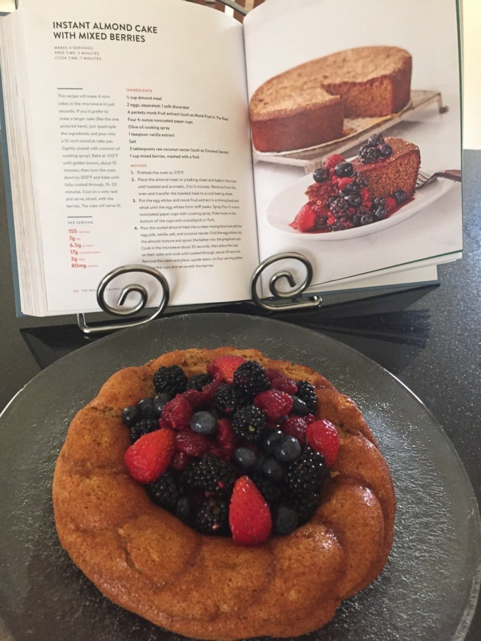 PHOTO: Chef Rocco DiSpirito's instant almond cake with mixed berries, from the book "The Negative Calorie Diet."