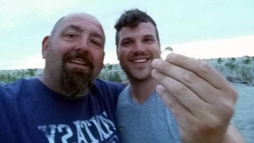 Though a total stranger, Mike Jandris traveled to help Brandon Potter find his wife's missing ring after he posted a message on Facebook. 