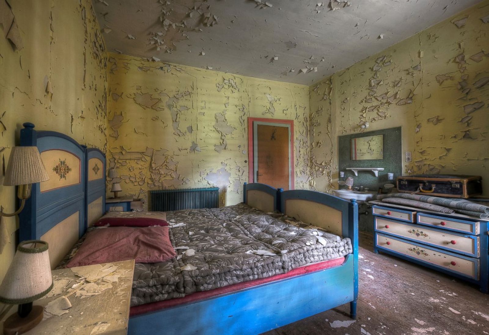 Images of These Abandoned Places Will Give You Chills Photos - ABC News