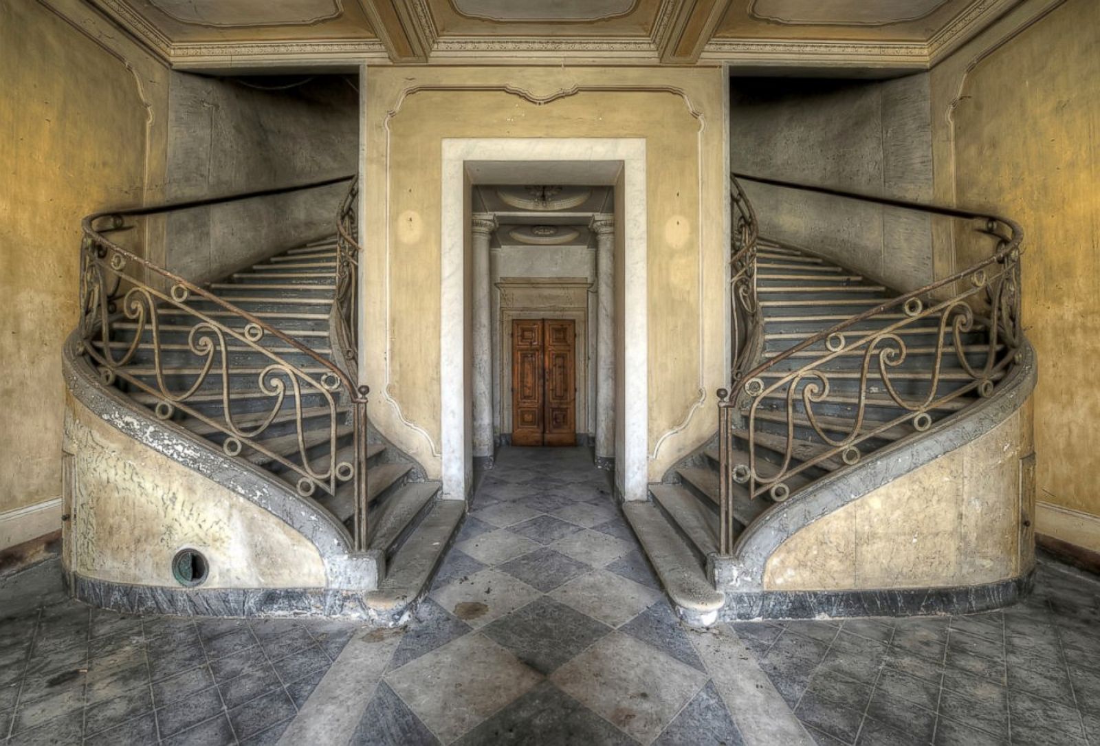 Images of These Abandoned Places Will Give You Chills ...