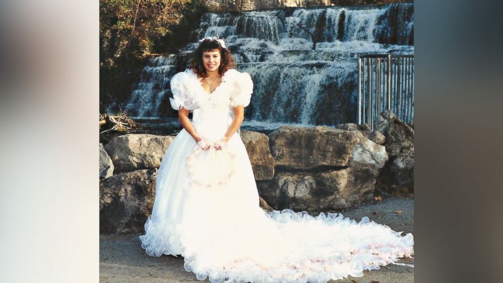 Tess Heidelberger, of Mauldin, South Carolina, turned her 1980s wedding dress into a Christmas tree skirt. 
