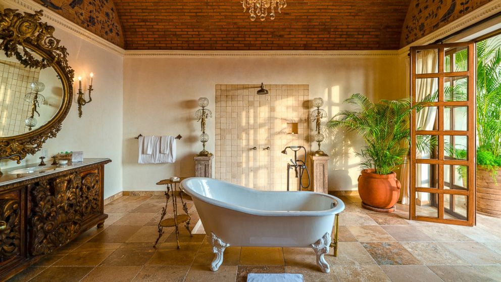 PHOTO: The bath suite in the Casa Kimberly, is named Cleopatra, in homage of Elizabeth Taylor's 1963 film.