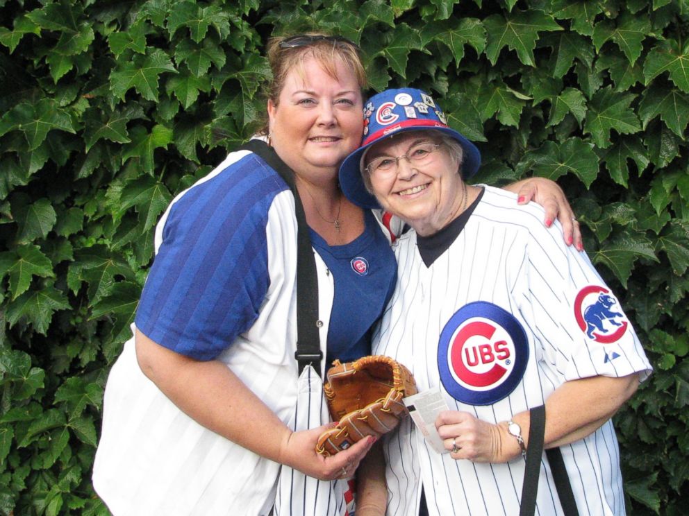 82-Year-Old Cubs Fan Gets Team Tattoo With Daughter and Grandson