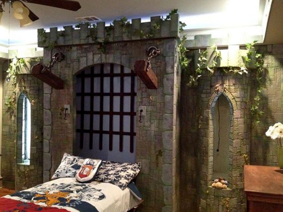 PHOTO: Derick Biddinger, of Tiny Town Studios, makes custom Hollywood set-worthy bedrooms and treehouses for kids.