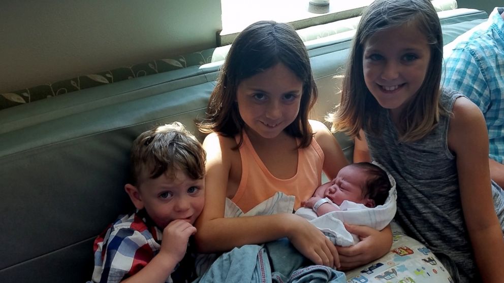 PHOTO: Everett photographed with his siblings Kaitlyn, Evelyn and Beckett, at CHI St. Luke's Health the Vintage Hospital in Houston, Texas. 
