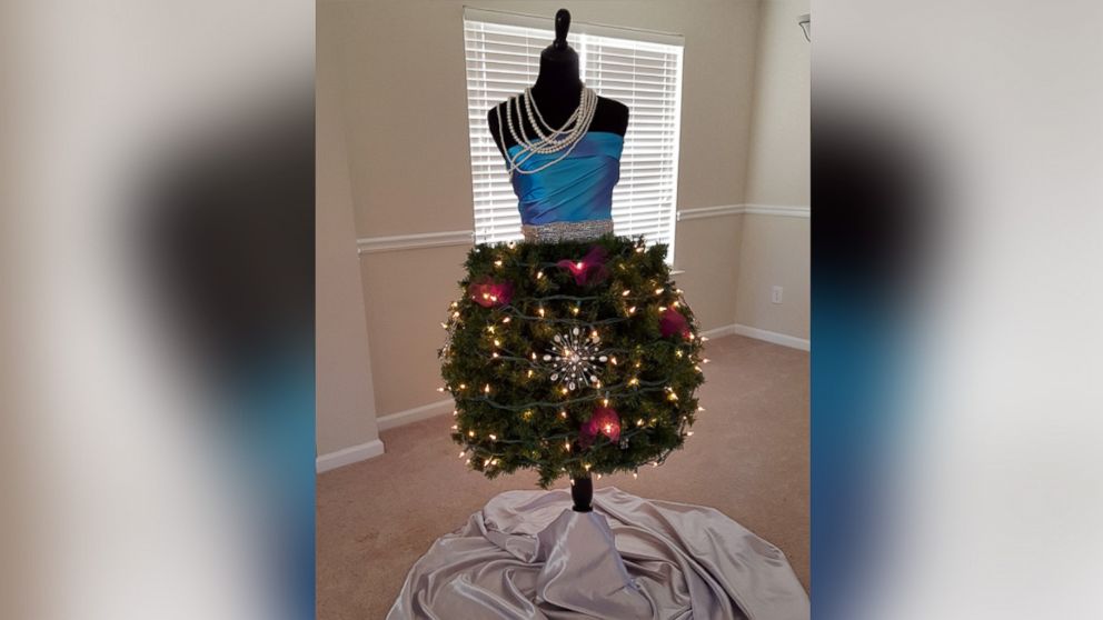 Markena Jones dressed up her Christmas tree in one of 2015's hottest trends, the "diva tree."