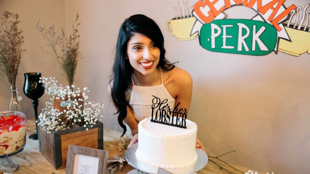This bride-to-be's closest friends and family threw her an elaborate "Friends"-themed bridal shower. 