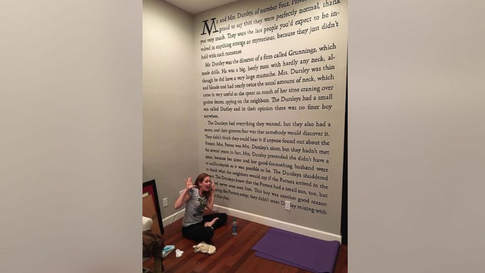 PHOTO: It took three weeks for author Meredith McCardle to paint the first few words of the Harry Potter series onto her wall.