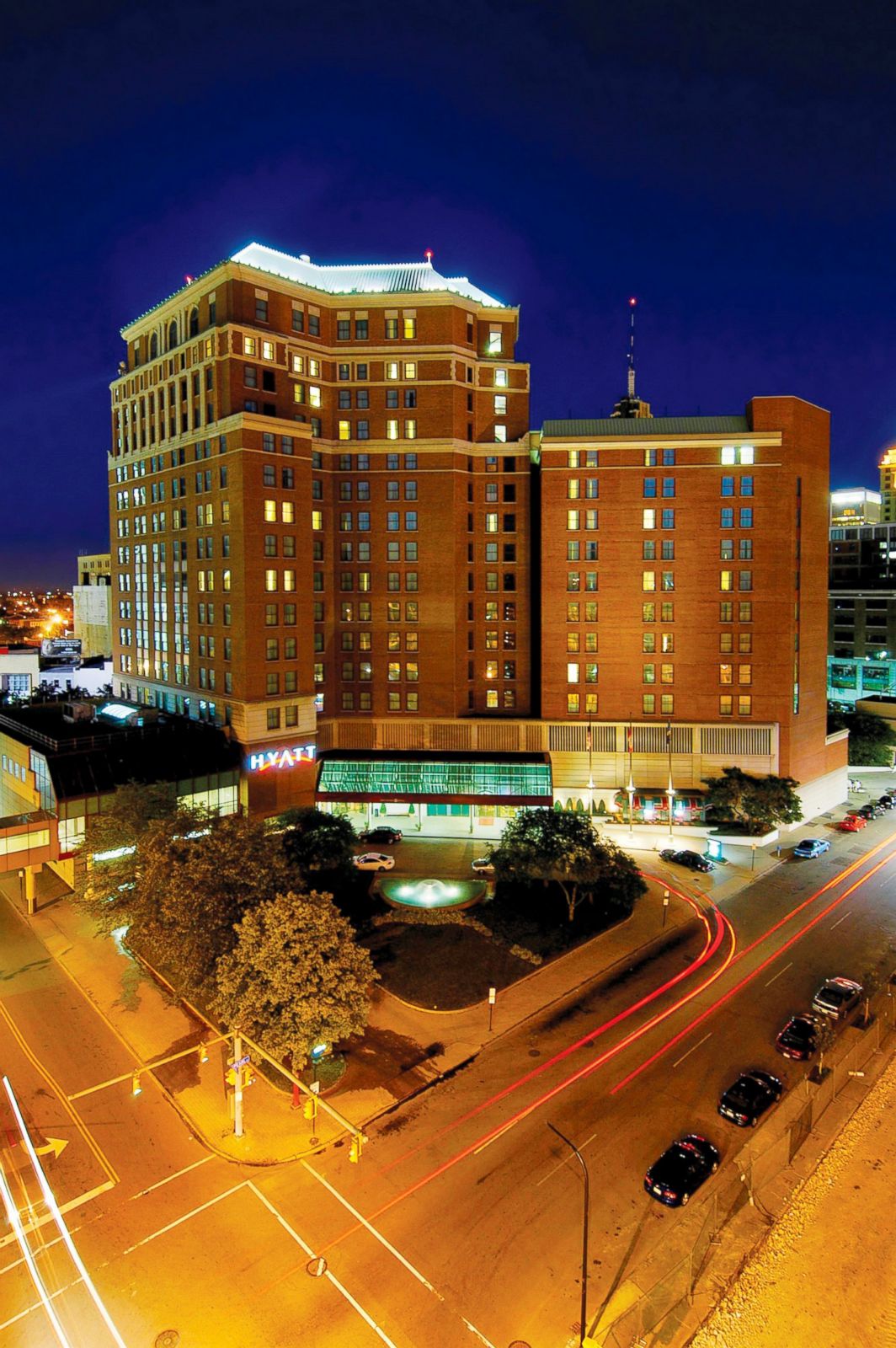 Hotel Suite Of The Week: The Penthouse Suite At Hyatt Regency Buffalo 