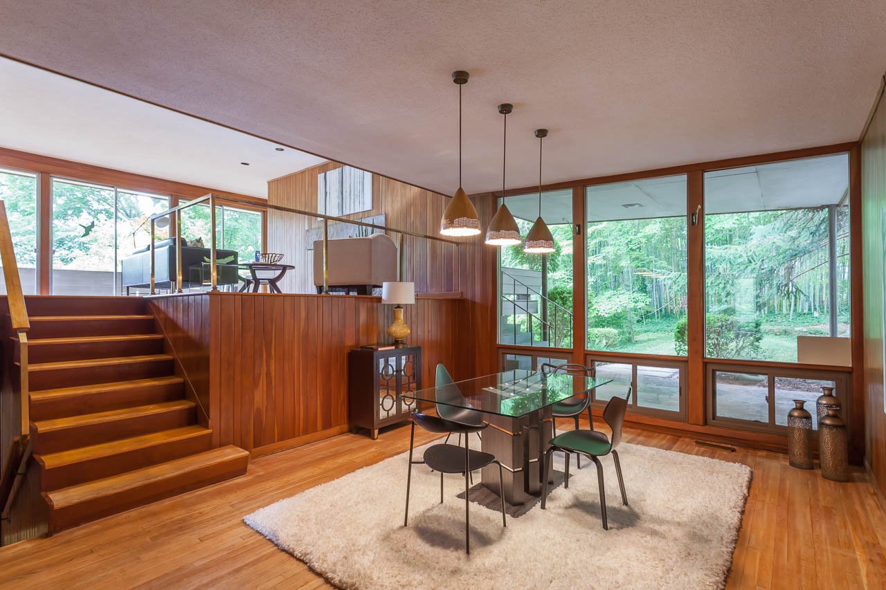 PHOTO: James Taylor's childhood home in Chapel Hill, North Carolina has a mezzanine living room.