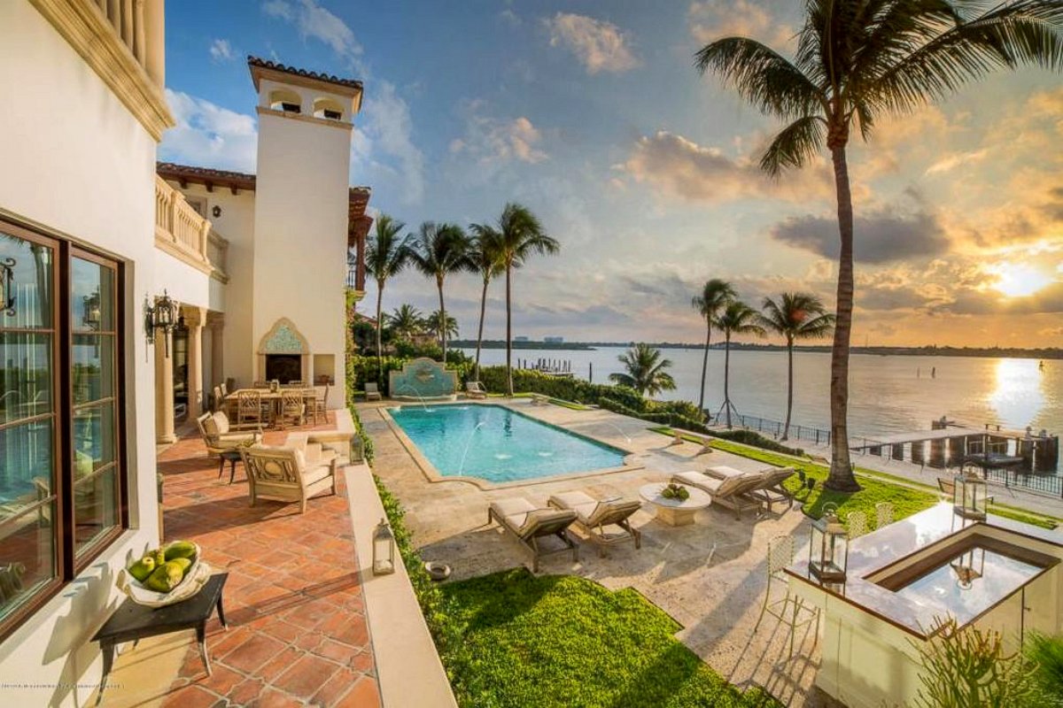 PHOTO: This $27 million home in Manalapan, Florida, up for sale, now owned by Billy Joel, also features an outdoor terrace pool with fireplace and beach access.