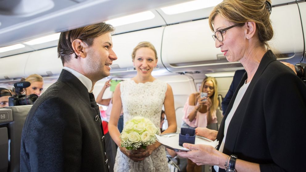 PHOTO: Jurgen Bogner and Nathaly Eiche wed on an Austrian Airlines' flight to Greece.