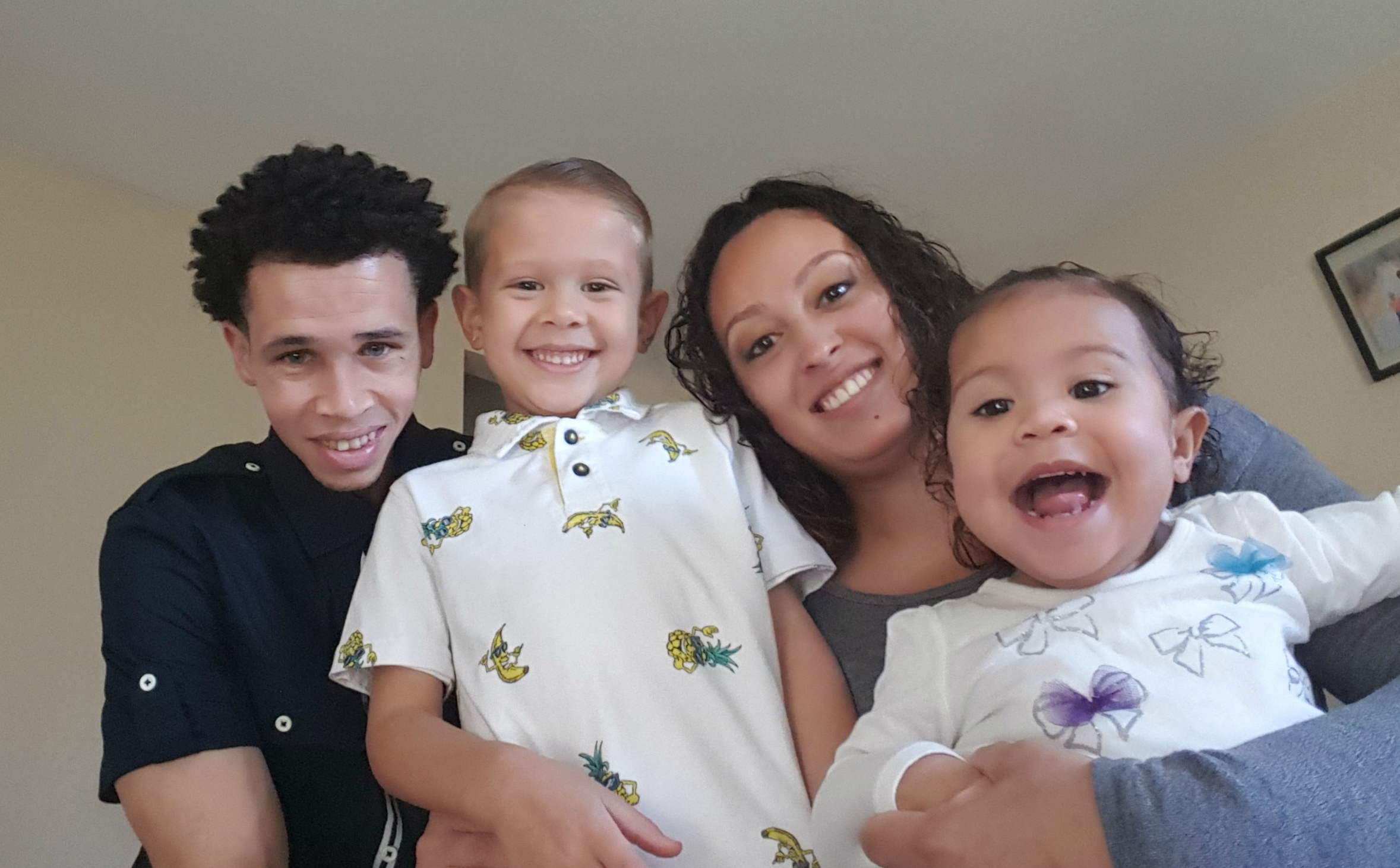 PHOTO: Leon Mitchell II surrounded by his family: Leon Mitchell III, 5, wife Jennita and daughter and London, 1. 