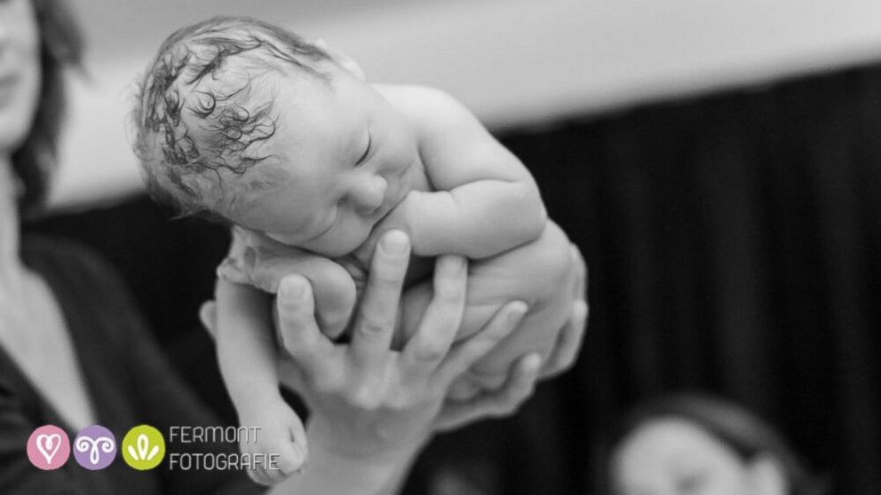 PHOTO: Photographer Marry Fermont captures babies as they were in their mother's womb.