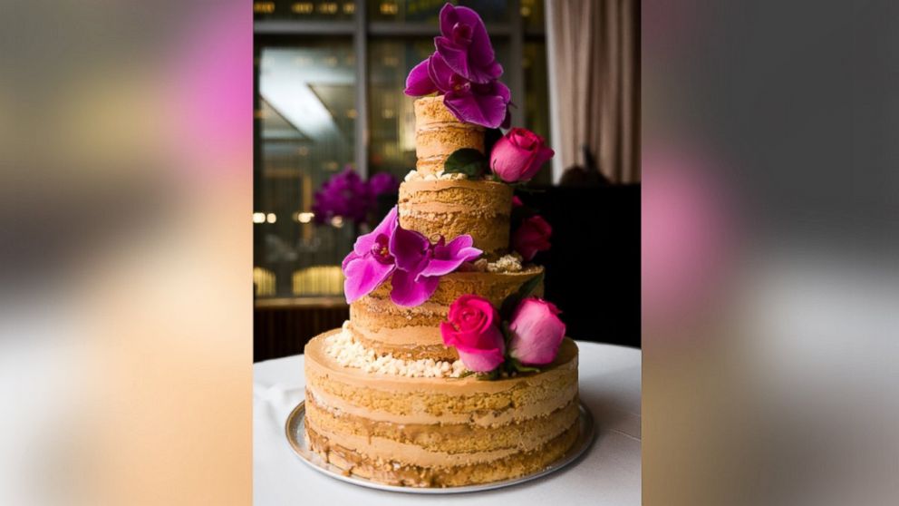 Bakeries around the country are catering to the "naked" cakes trend.