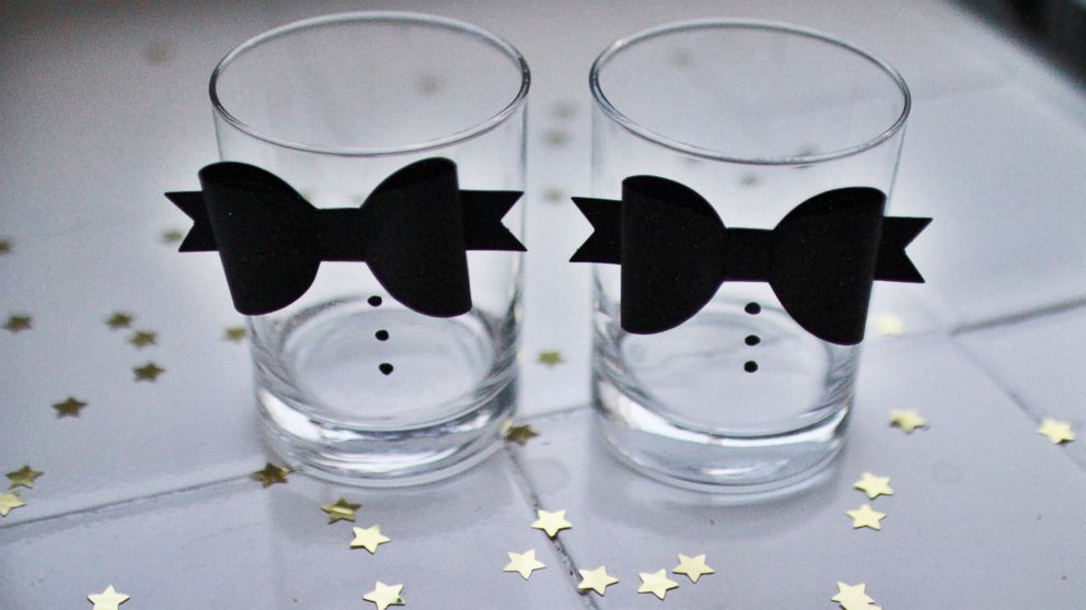 PHOTO: The Mariahland blog created a tuxedo glassware D-I-Y, pictured here. 