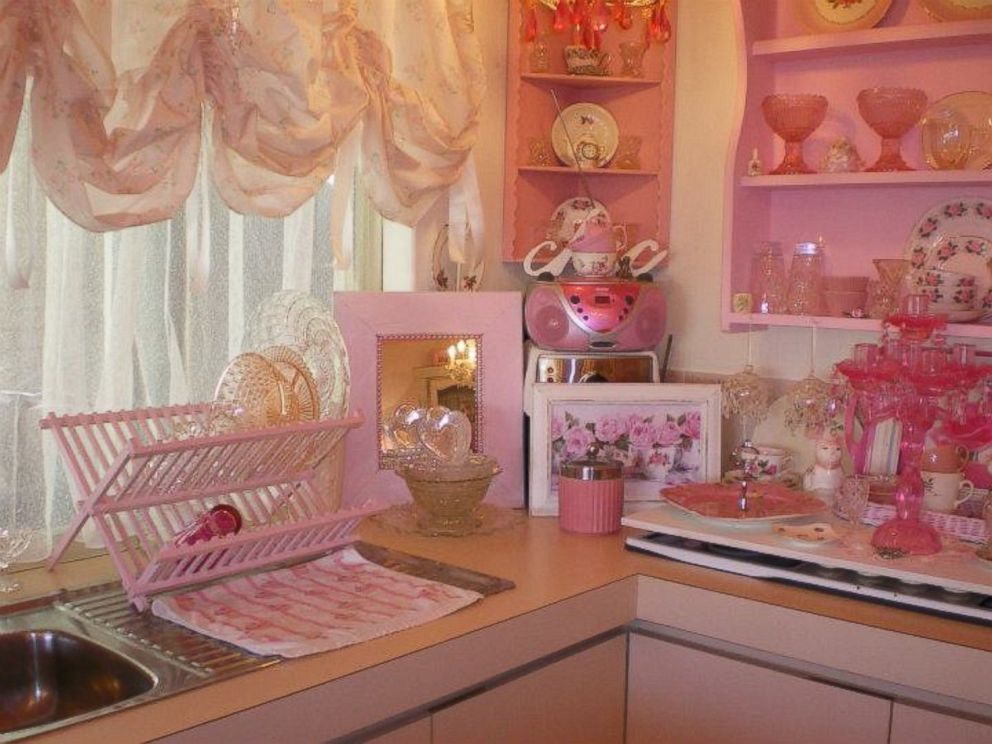 PHOTO: Australian Kim Wood's home is decorated entirely in pink, including her kitchen. 