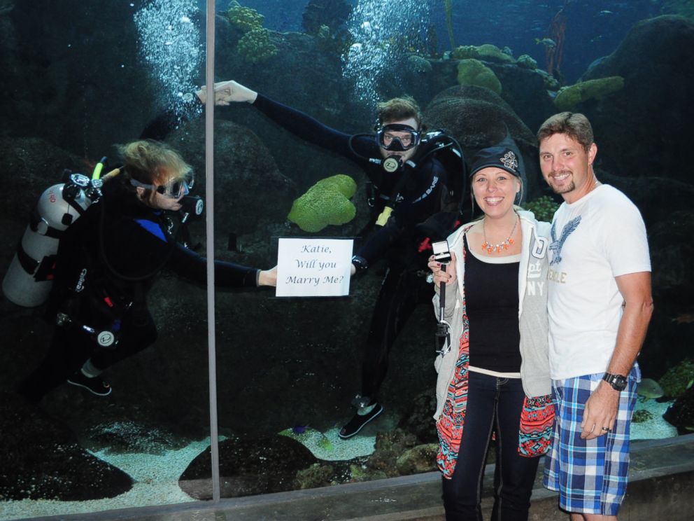 PHOTO: Katie Davis said yes after her boyfriend of six months Brian Hoffman proposed at the Florida Aquarium in Tampa.