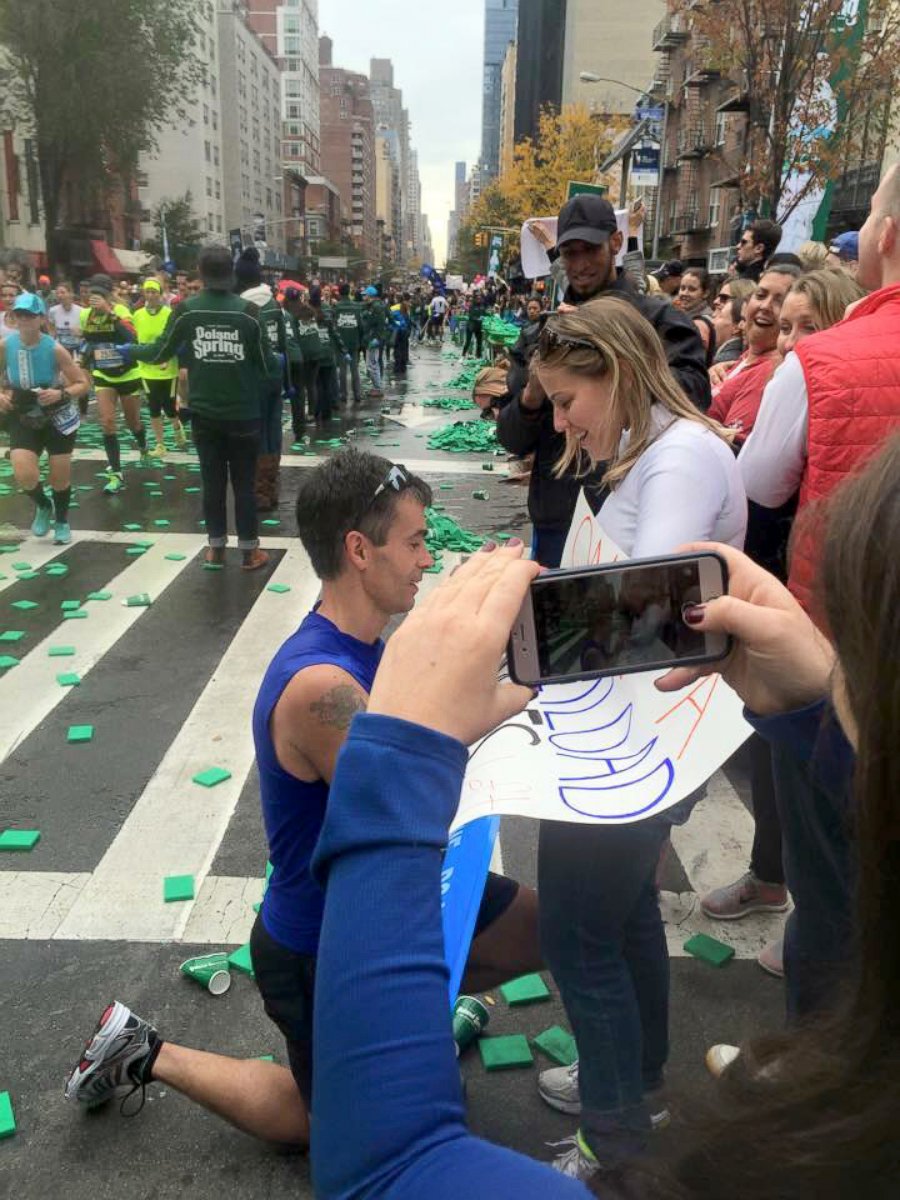 PHOTO: Joe Duarte and Katie Mascenik are on the hunt to find the person who snapped their "perfect" engagement photo at the marathon on Nov. 1, 2015.