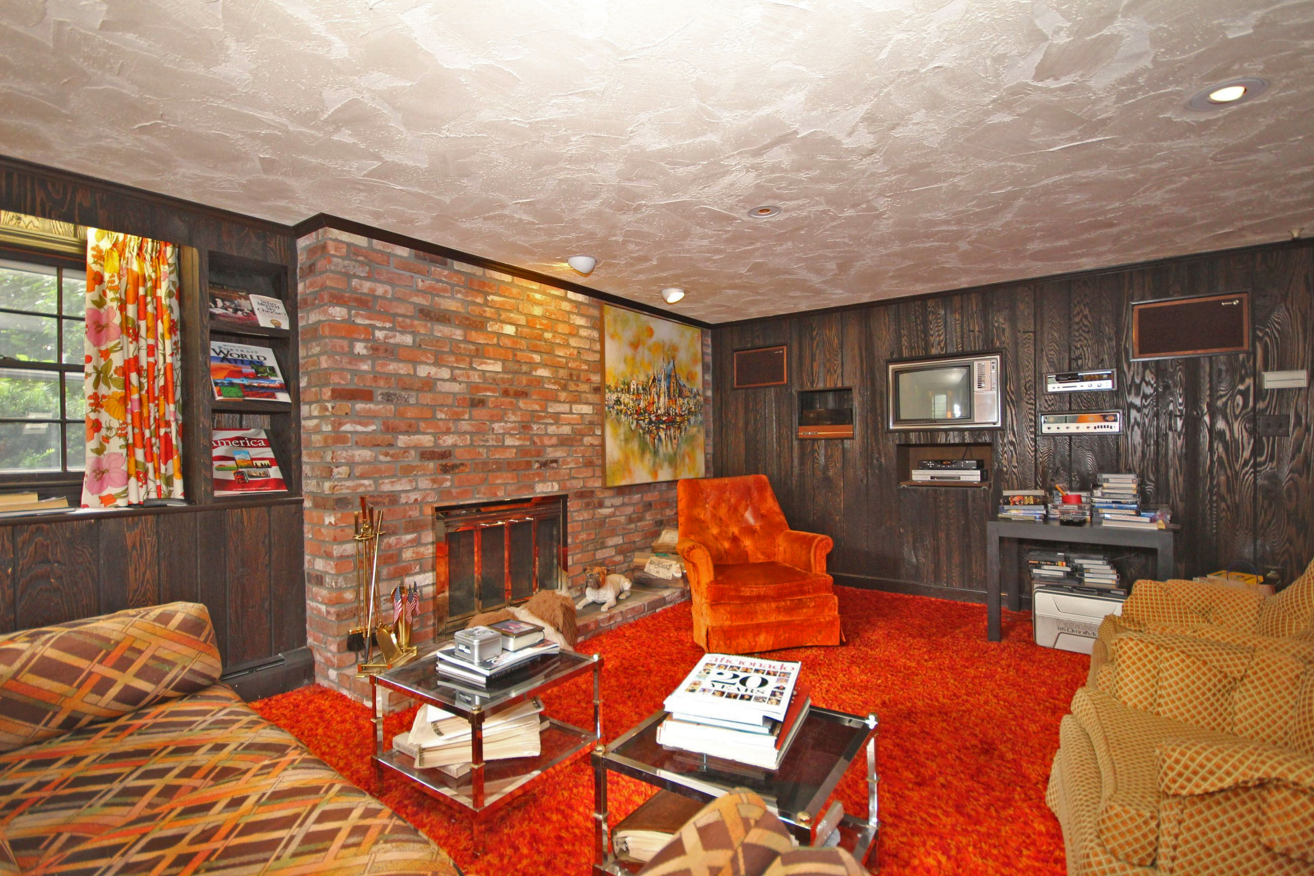 PHOTO: A retro, 1970s-style home is for sale in Framingham, Massachusetts and has not been changed in over 40 years. Decor from its original owner has remained in the house since 1969. 