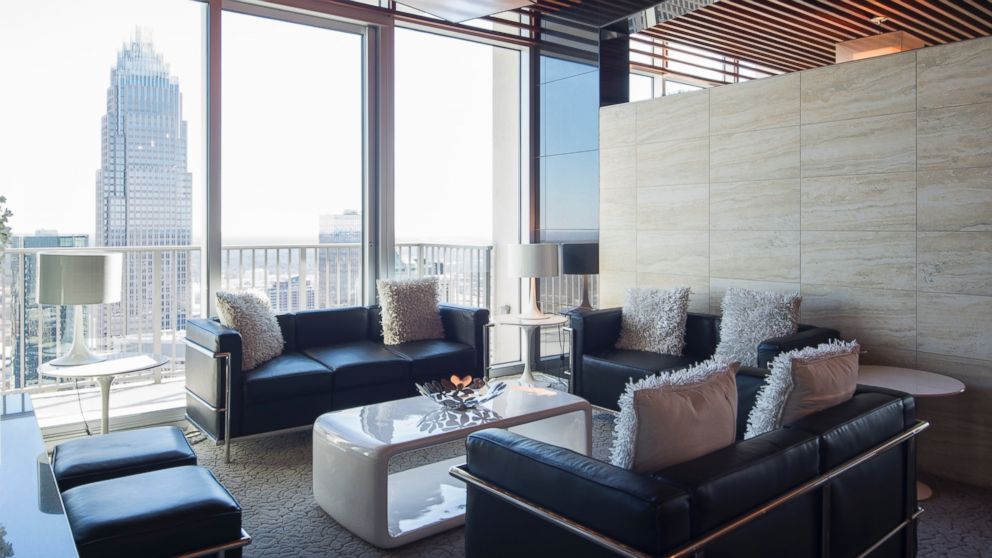 Carolina Panthers safety Roman Harper's home is available on Airbnb to watch Super Bowl 50.