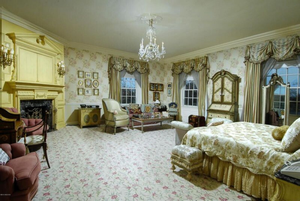 PHOTO: Donald Trump's former Connecticut mansion is currently for sale.